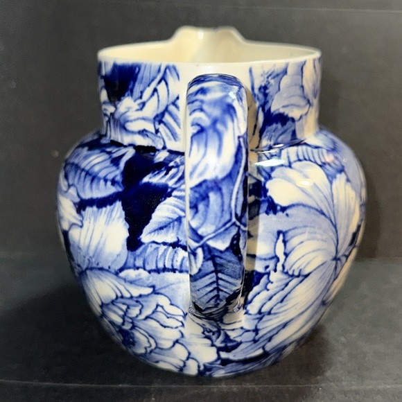Vintage Myott Son & Co Bermuda Blue & White Rose Pitcher creamer - Picture 4 of 7